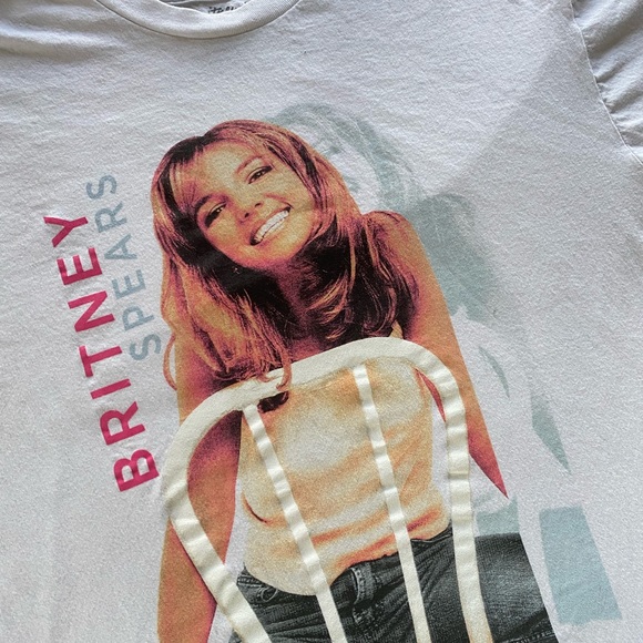 Vintage Tops - Britney Spears White Large Sized Tee ; Clean and in Great Shape Nice Graphic ❤️